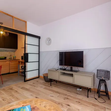 Paryski Zakatek Cosy By Bookinghost *