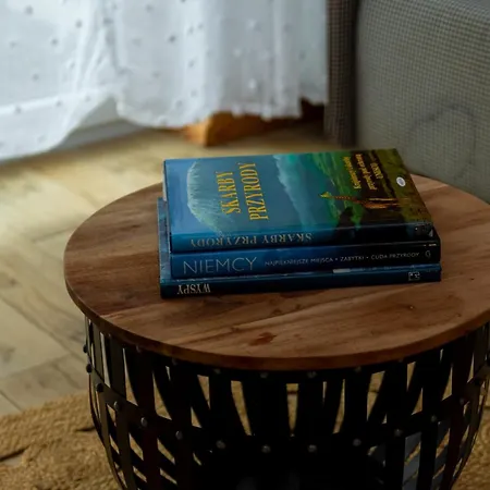 Paryski Zakatek Cosy By Bookinghost