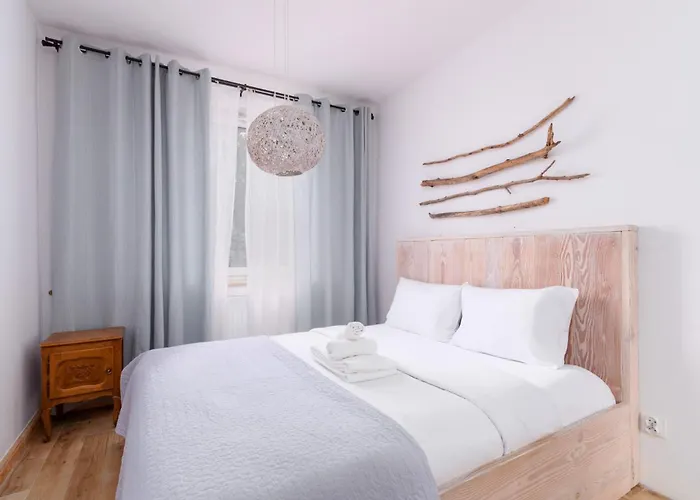 Paryski Zakatek Cosy By Bookinghost