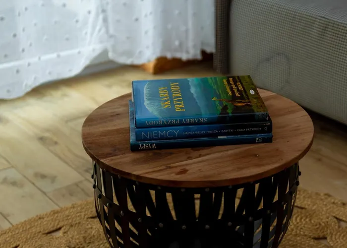 Paryski Zakatek Cosy By Bookinghost